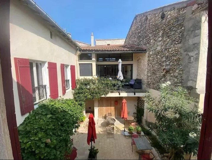 Mas - 248 m² - 9 pièces