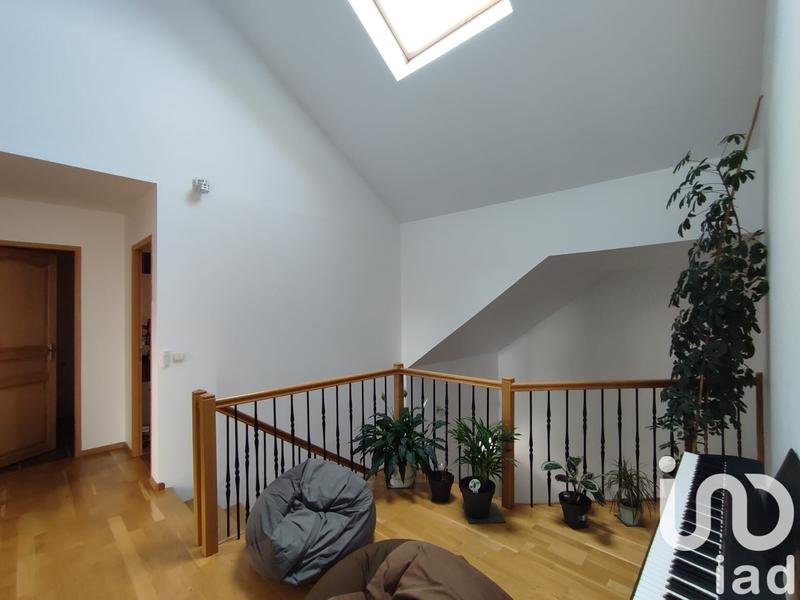 Maison - 220 m² - 6 pièces