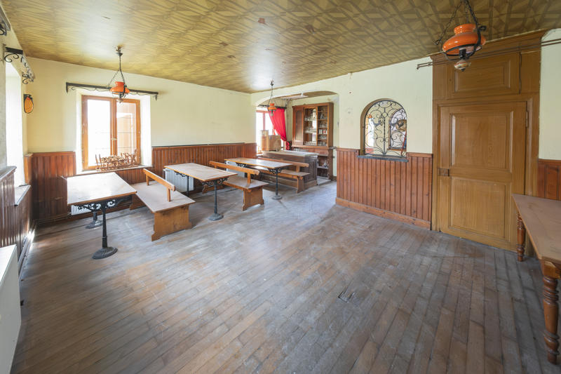 Maison - 228 m² - 7 pièces