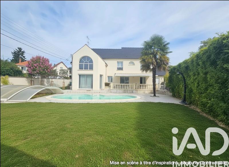 Maison - 211 m² - 8 pièces