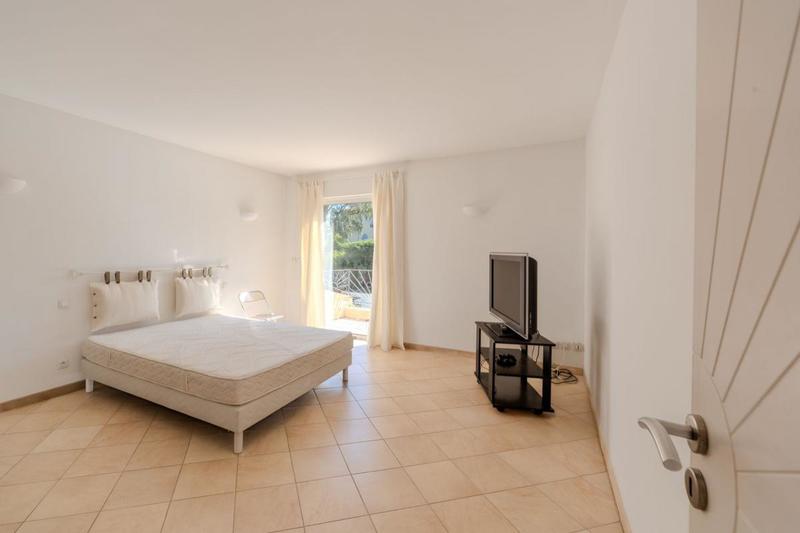 Villa - 303 m² - 6 pièces