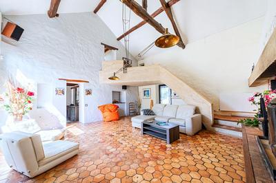 Demeure - 212 m² - 10 pièces