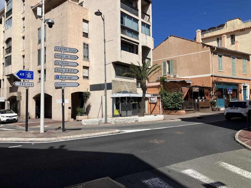 Local d'activités - 65 m²