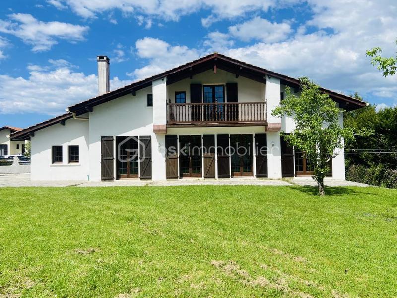 Maison - 151 m² - 6 pièces