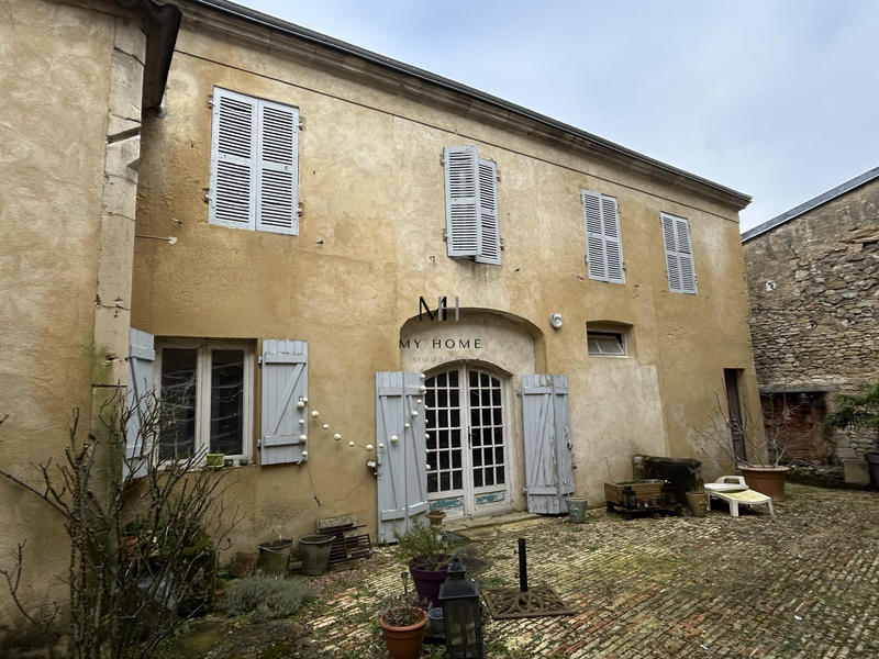 Maison - 183 m² - 8 pièces