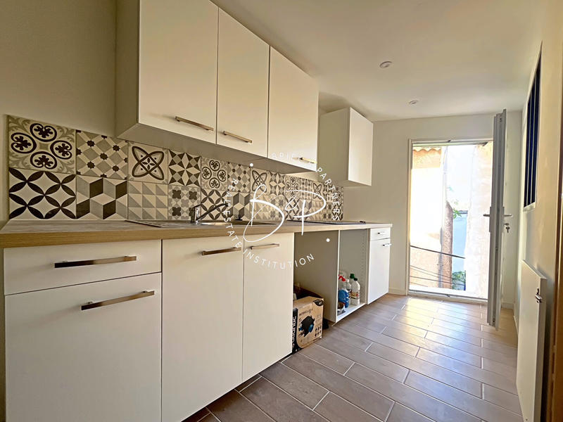 Immeuble - 3 pièces