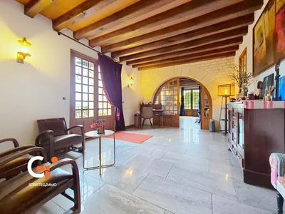 Maison - 350 m² - 8 pièces