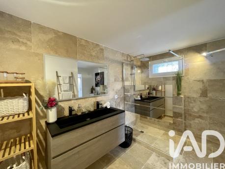 Maison - 294 m² - 9 pièces