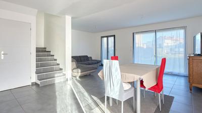 Maison - 86 m² - 4 pièces