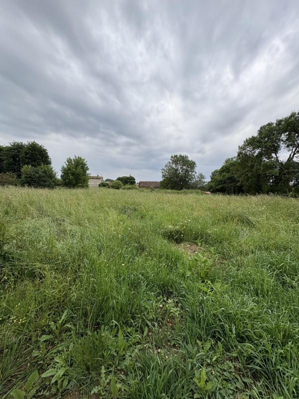 Terrain constructible - 874 m²