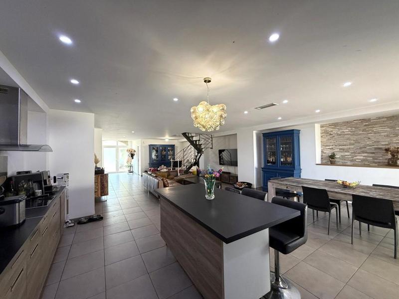 Mas - 197 m² - 5 pièces