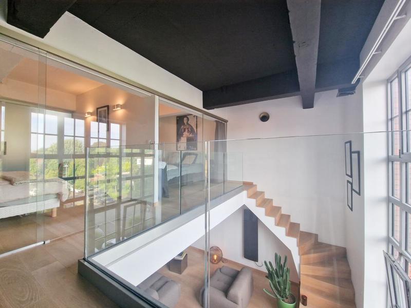 Loft - 98 m² - 3 pièces