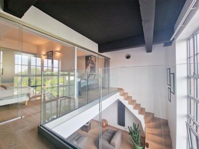 Loft - 98 m² - 3 pièces