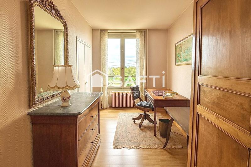 Maison de maîtres - 200 m² - 9 pièces