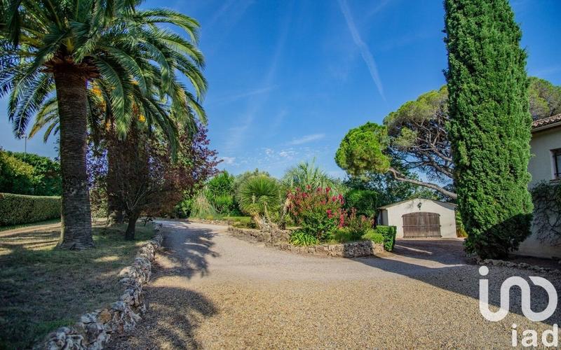 Maison - 237 m² - 9 pièces