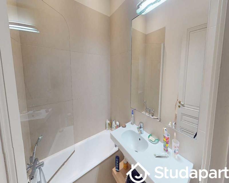 Chambre - 90 m² - 1 pièce