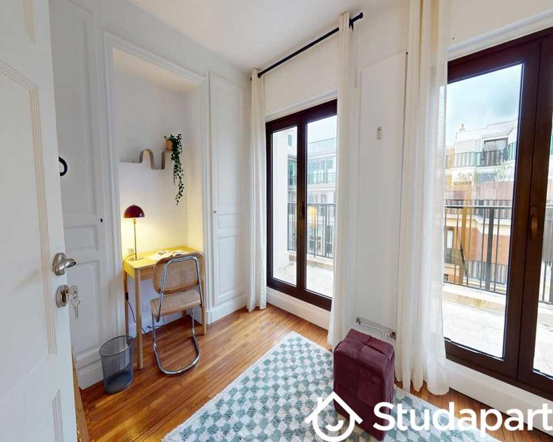 Chambre - 80 m² - 1 pièce