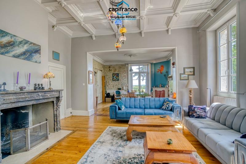 Propriété - 210 m² - 14 pièces