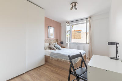 Maison - 300 m² - 15 pièces