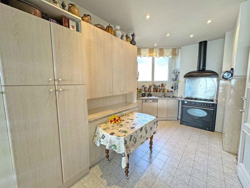 Appartement - 144 m² - 4 pièces