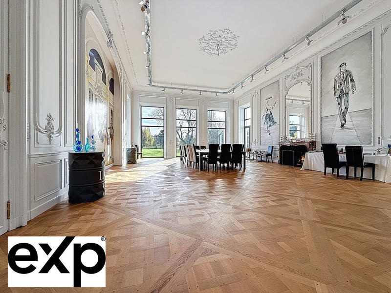 Maison - 1 032 m² - 18 pièces