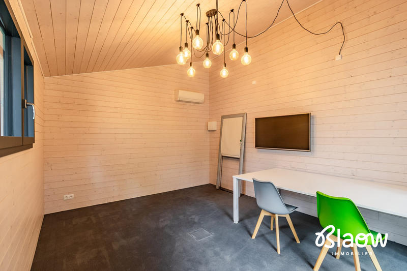 Maison - 345 m² - 18 pièces