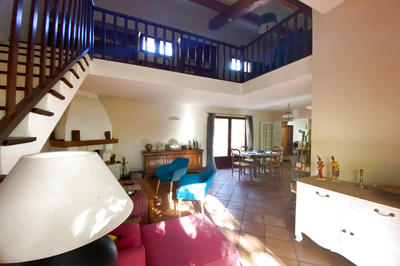 Maison - 250 m² - 6 pièces