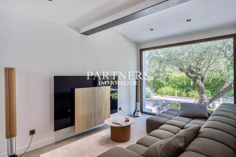 Maison - 465 m² - 11 pièces