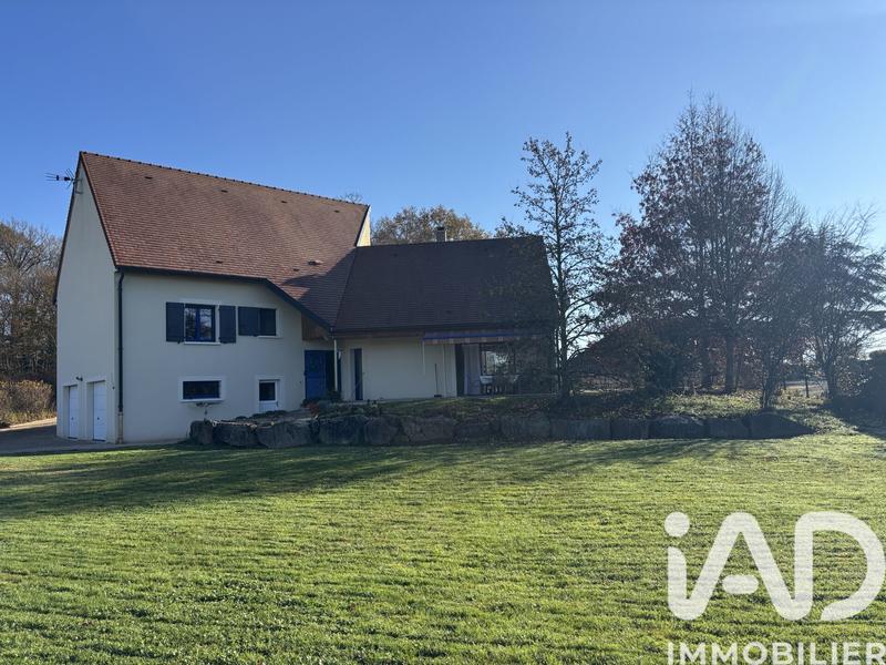 Maison - 213 m² - 7 pièces