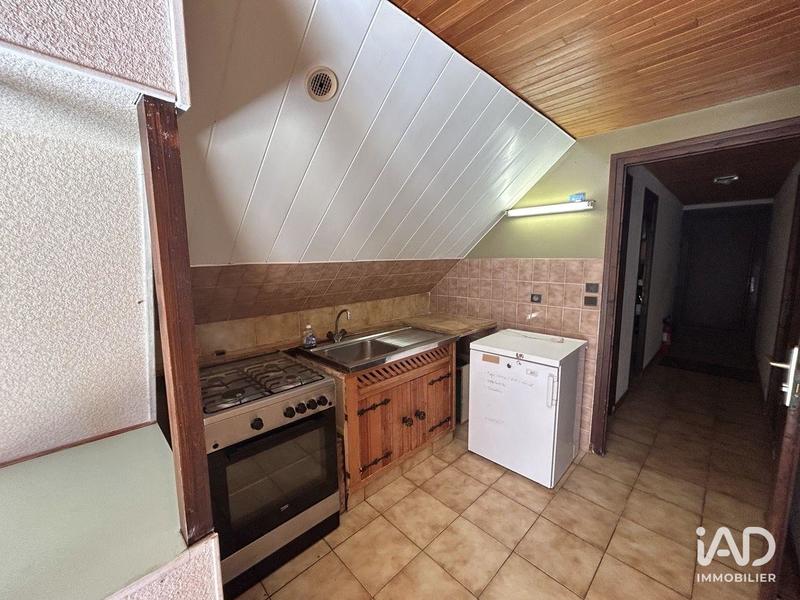 Local commercial - 251 m²