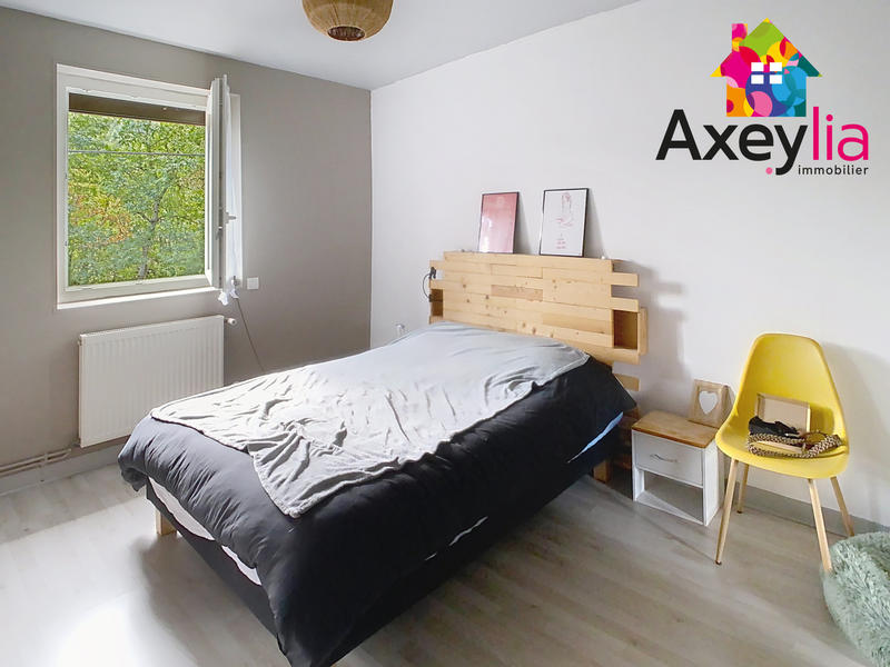 Maison - 99 m² - 5 pièces