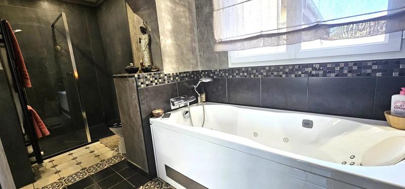 Maison - 175 m² - 5 pièces