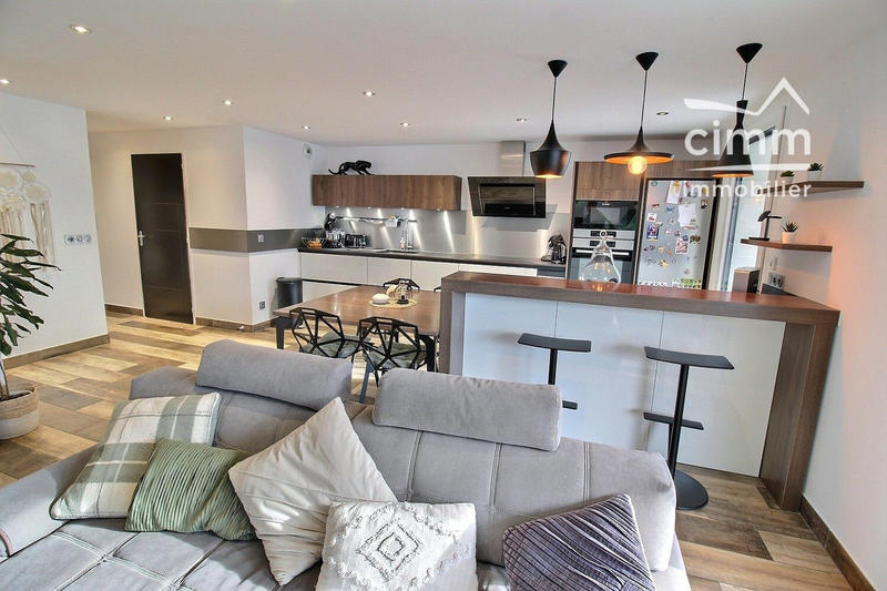 Appartement - 86 m² - 4 pièces