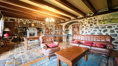 Maison traditionnelle - 149 m² - 6 pièces