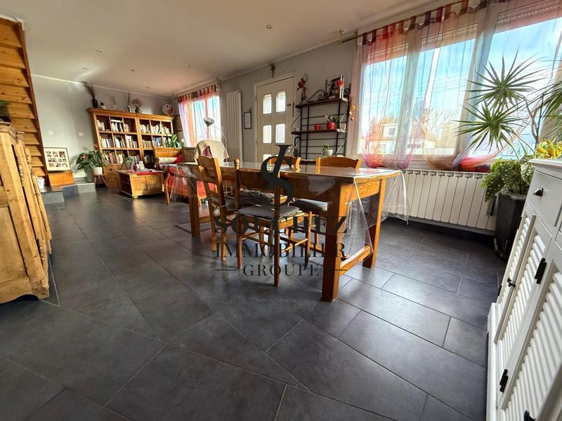 Maison - 102 m² - 6 pièces