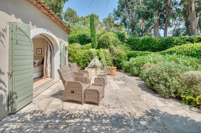 Propriété - 230 m² - 6 pièces