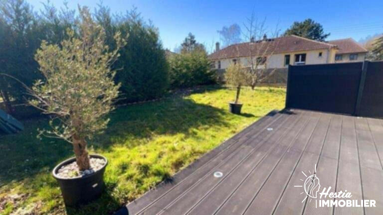 Maison - 99 m² - 6 pièces