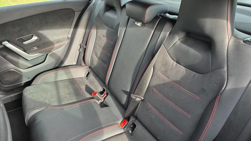 Mercedes Classe a IV 180 136 7g-Dct Amg Line - Automatique Toit ouvrant