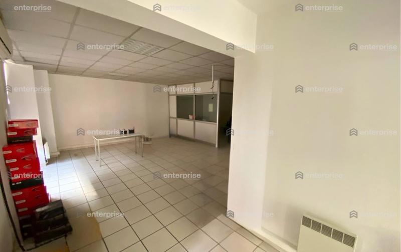 Local commercial - 272 m²