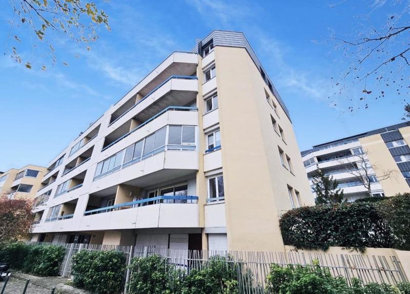 Appartement - 92 m² - 5 pièces