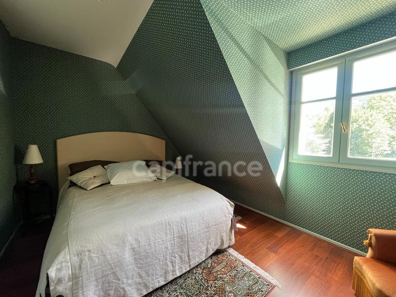 Maison - 268 m² - 8 pièces