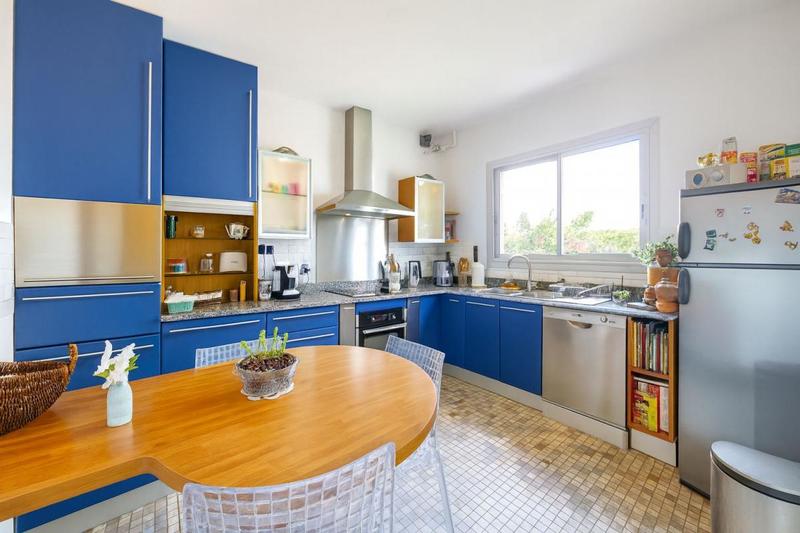 Maison - 300 m² - 9 pièces