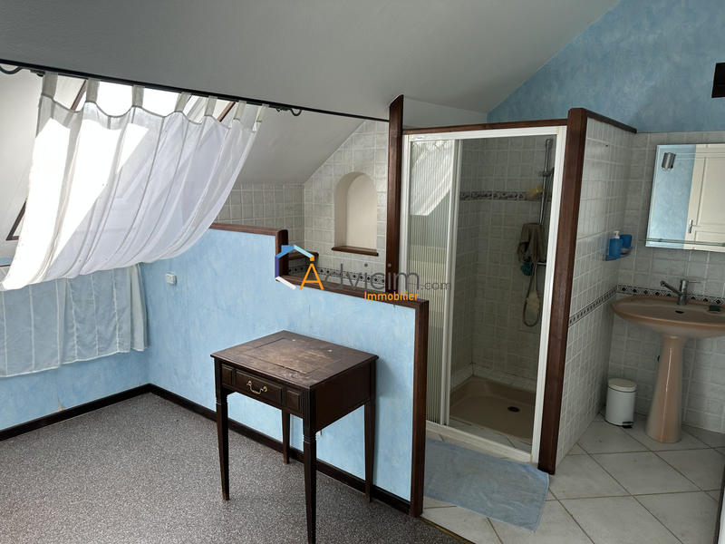 Maison - 220 m² - 6 pièces