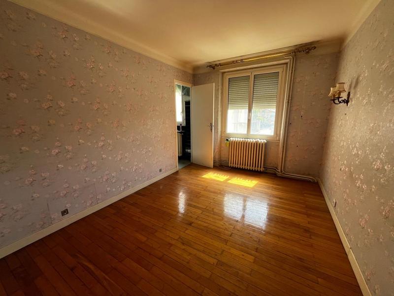 Maison - 243 m² - 11 pièces