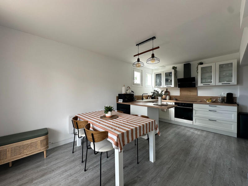 Appartement - 85 m² - 4 pièces