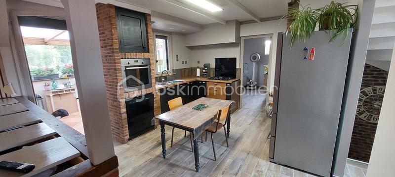 Maison traditionnelle - 209 m² - 6 pièces