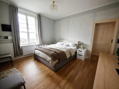 Maison - 180 m² - 7 pièces