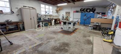 Atelier d'activités - 200 m² - 5 pièces