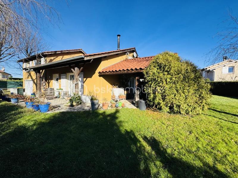 Maison - 210 m² - 7 pièces