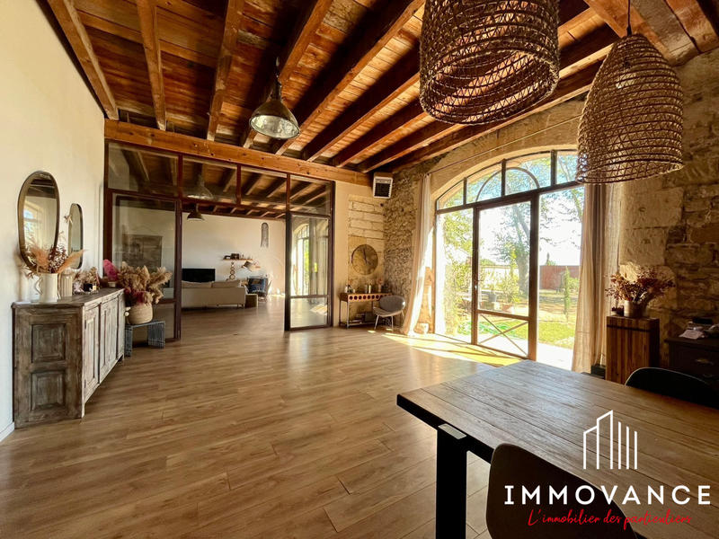 Maison - 335 m² - 8 pièces